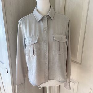 Almost Famous Women's Button-Down Shirt in Light Gray Sz M